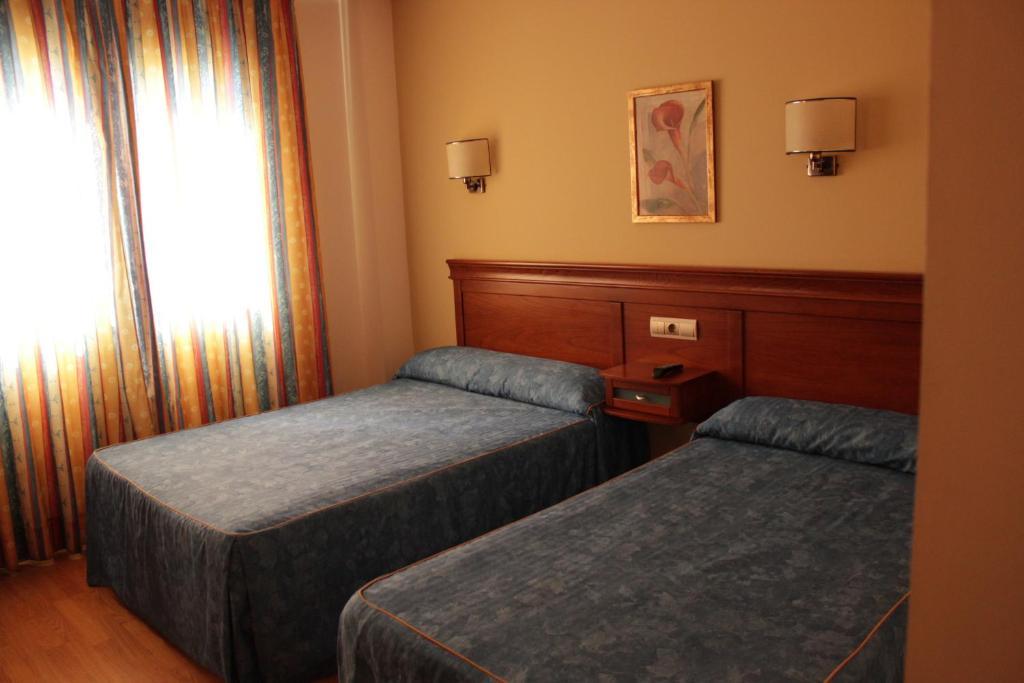 Hostal Tio Pepe II Bembibre  エクステリア 写真