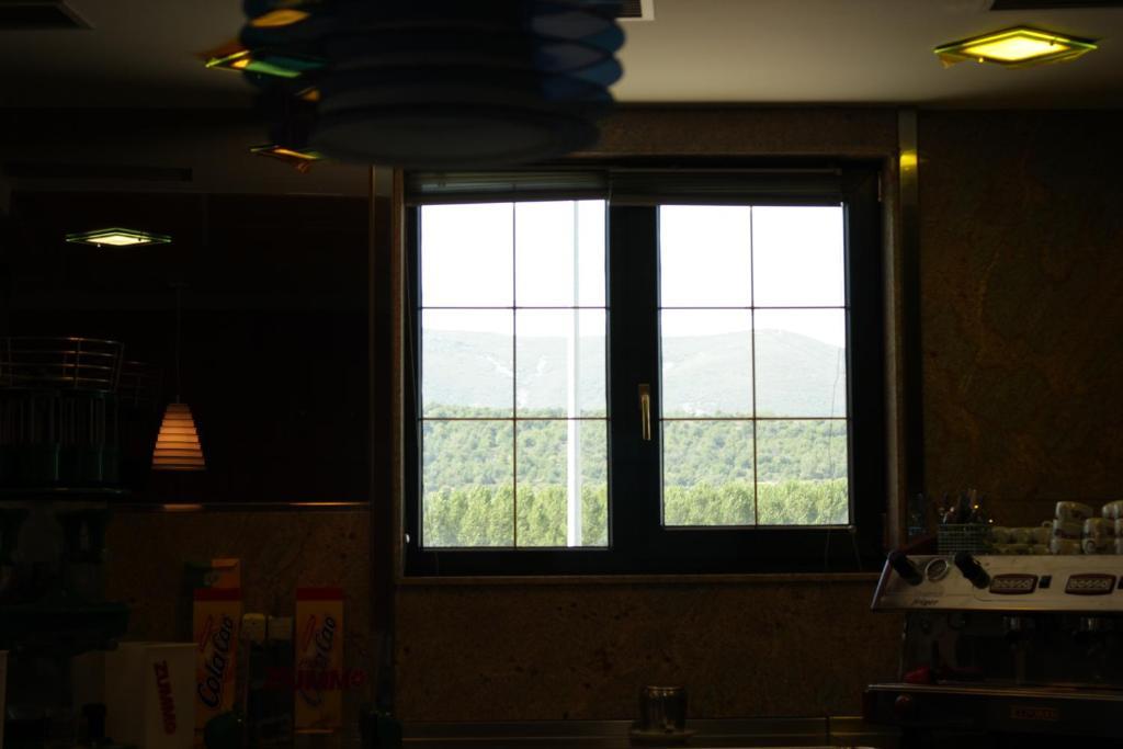 Hostal Tio Pepe II Bembibre  エクステリア 写真